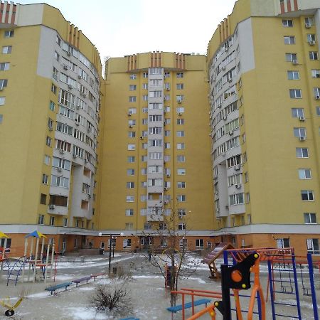 Современная квартира в новом комплексе возле Днепра Черкаси Екстер'єр фото