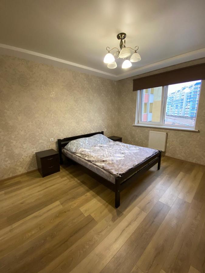 Современная квартира в новом комплексе возле Днепра Черкаси Екстер'єр фото